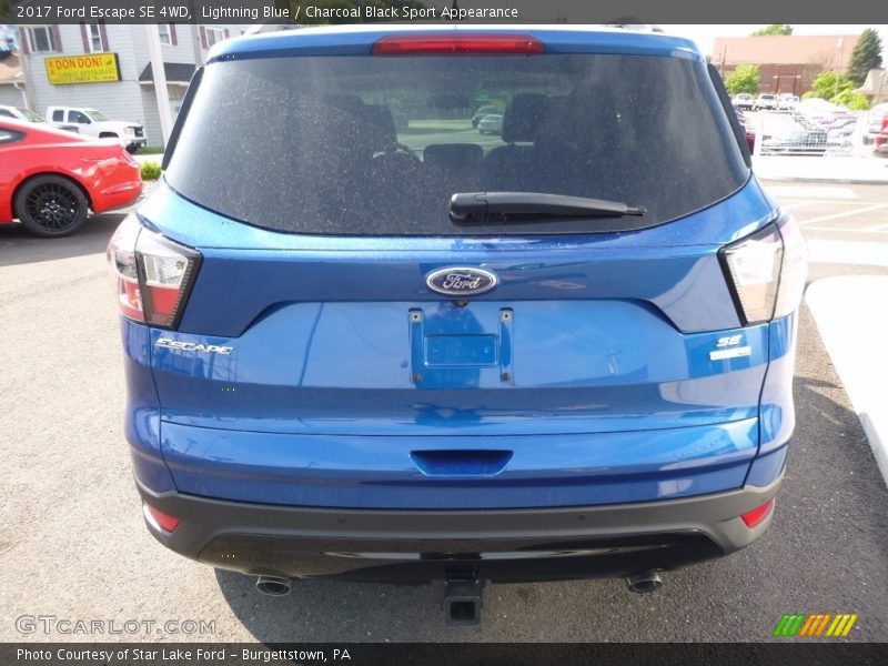 Lightning Blue / Charcoal Black Sport Appearance 2017 Ford Escape SE 4WD