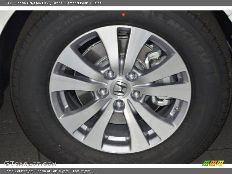 White Diamond Pearl / Beige 2016 Honda Odyssey EX-L