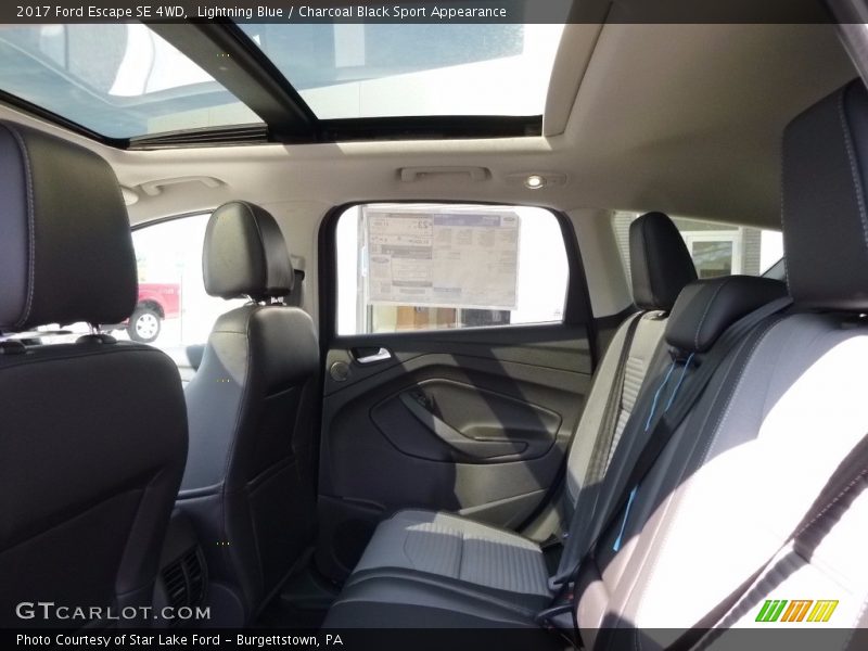 Lightning Blue / Charcoal Black Sport Appearance 2017 Ford Escape SE 4WD