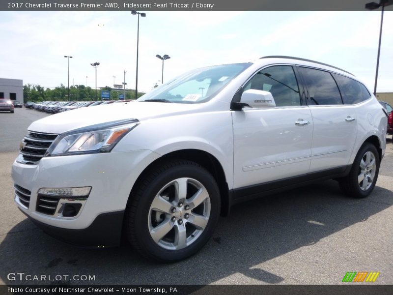 Front 3/4 View of 2017 Traverse Premier AWD