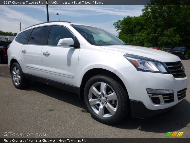 Front 3/4 View of 2017 Traverse Premier AWD