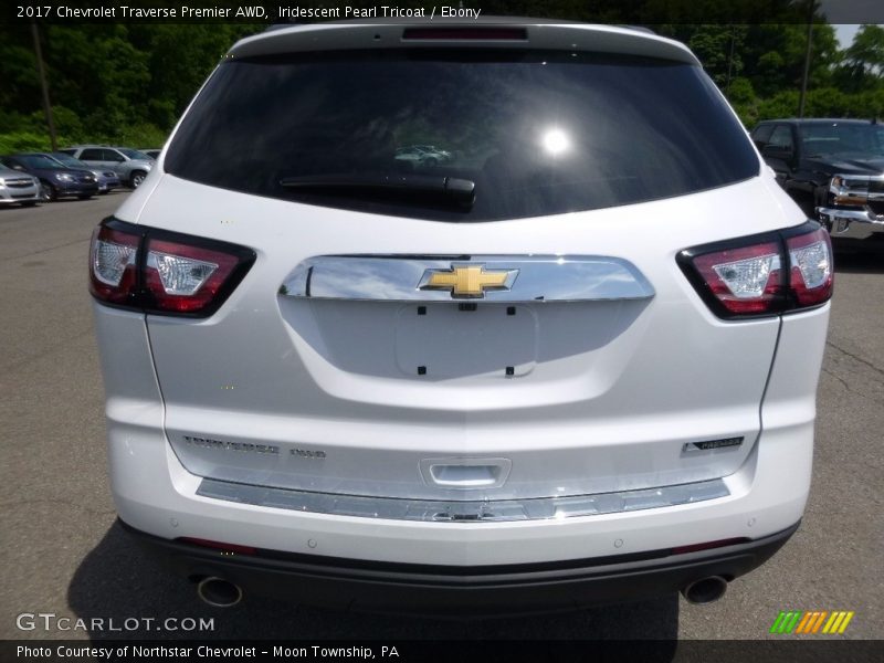 Iridescent Pearl Tricoat / Ebony 2017 Chevrolet Traverse Premier AWD