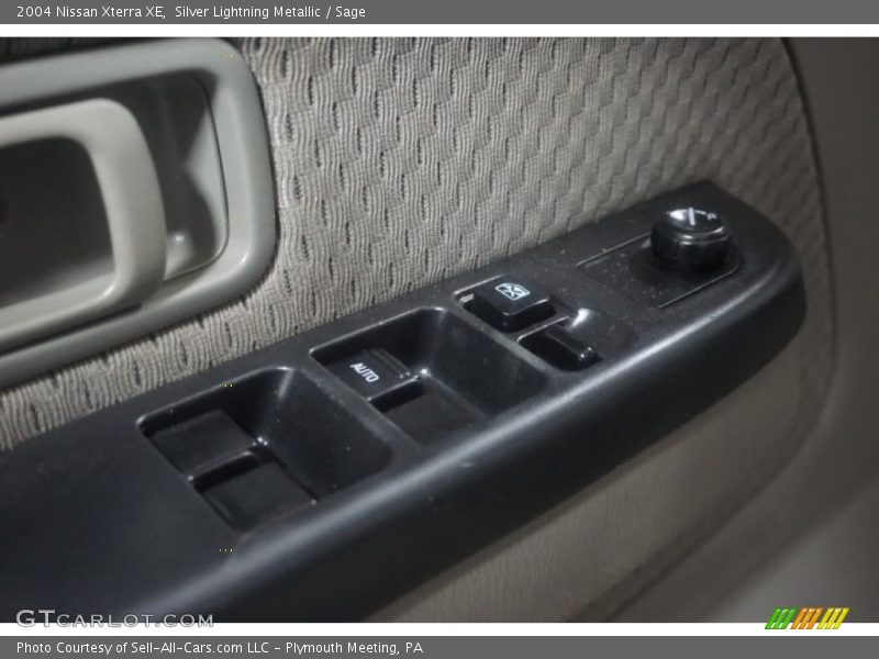 Silver Lightning Metallic / Sage 2004 Nissan Xterra XE