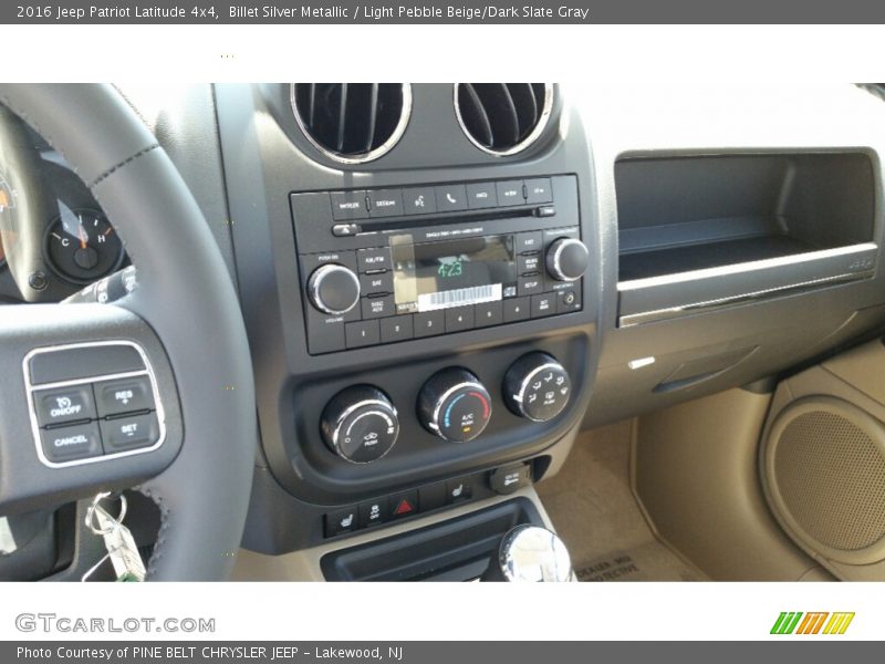 Billet Silver Metallic / Light Pebble Beige/Dark Slate Gray 2016 Jeep Patriot Latitude 4x4