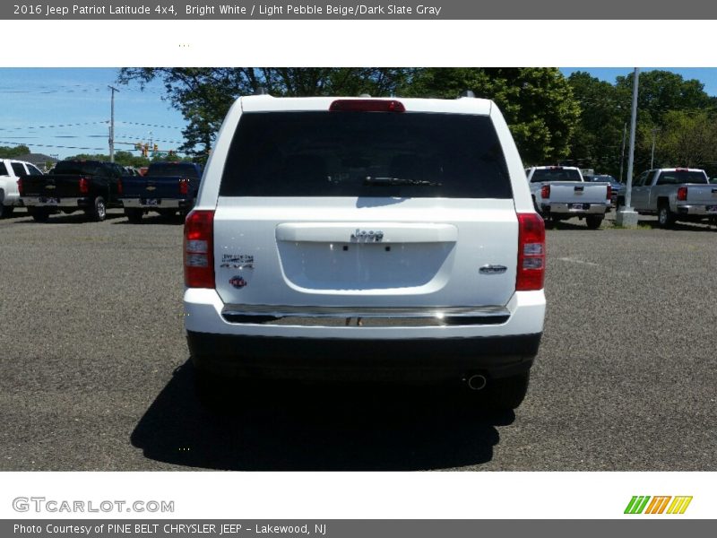 Bright White / Light Pebble Beige/Dark Slate Gray 2016 Jeep Patriot Latitude 4x4