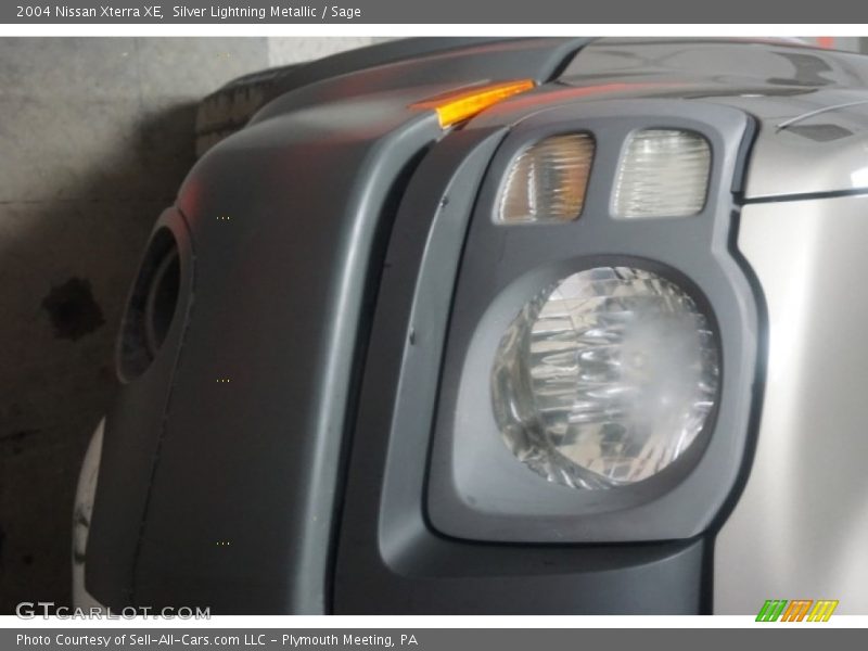 Silver Lightning Metallic / Sage 2004 Nissan Xterra XE