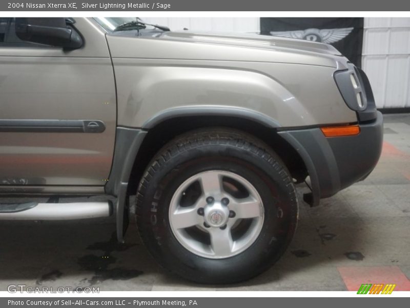 Silver Lightning Metallic / Sage 2004 Nissan Xterra XE