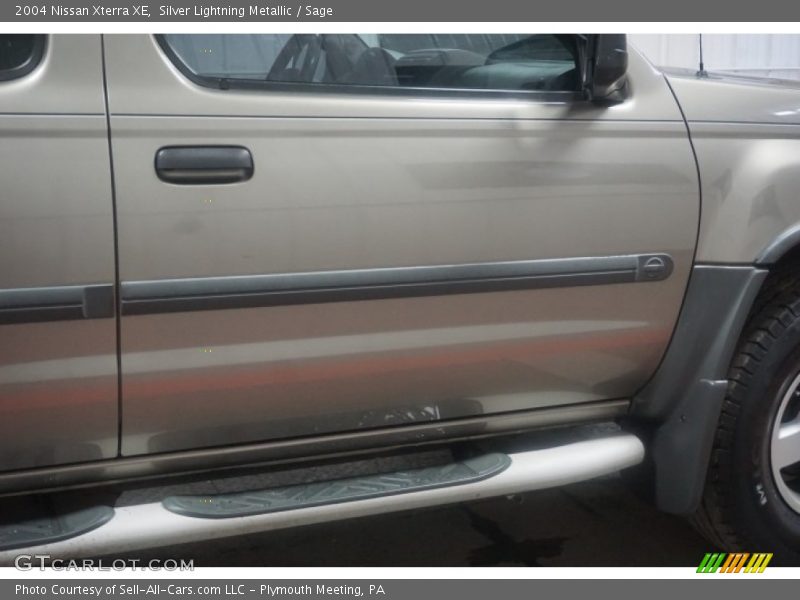 Silver Lightning Metallic / Sage 2004 Nissan Xterra XE