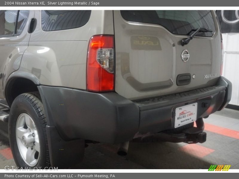 Silver Lightning Metallic / Sage 2004 Nissan Xterra XE