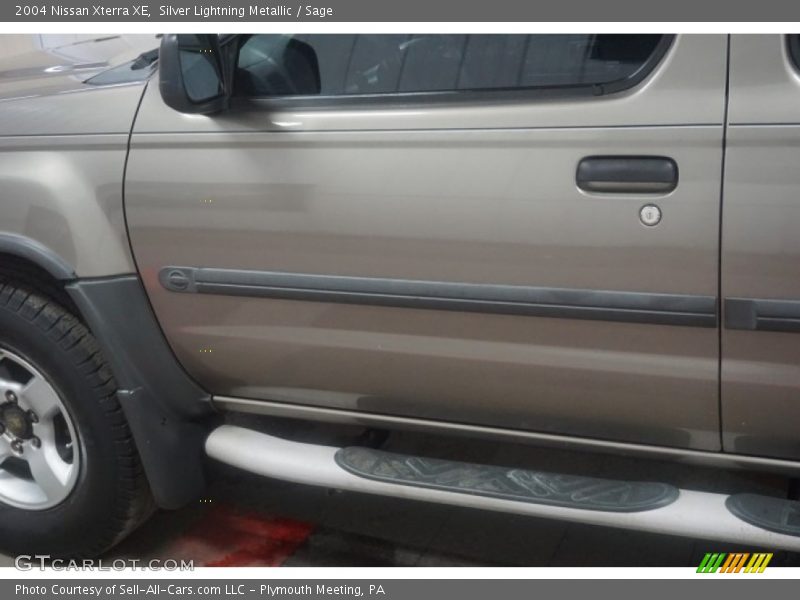 Silver Lightning Metallic / Sage 2004 Nissan Xterra XE
