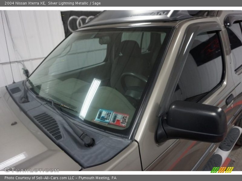 Silver Lightning Metallic / Sage 2004 Nissan Xterra XE