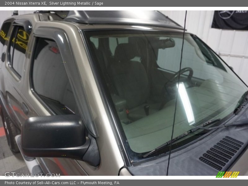 Silver Lightning Metallic / Sage 2004 Nissan Xterra XE