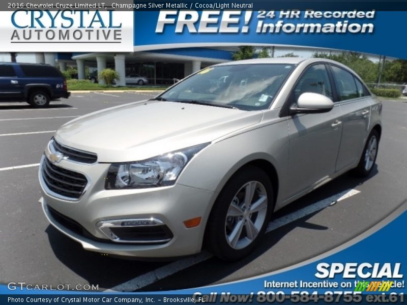 Champagne Silver Metallic / Cocoa/Light Neutral 2016 Chevrolet Cruze Limited LT