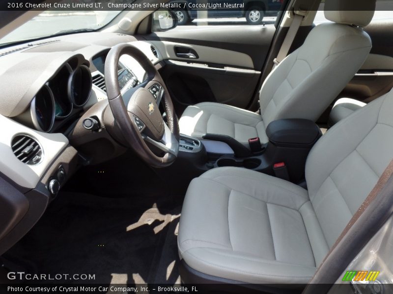 Champagne Silver Metallic / Cocoa/Light Neutral 2016 Chevrolet Cruze Limited LT
