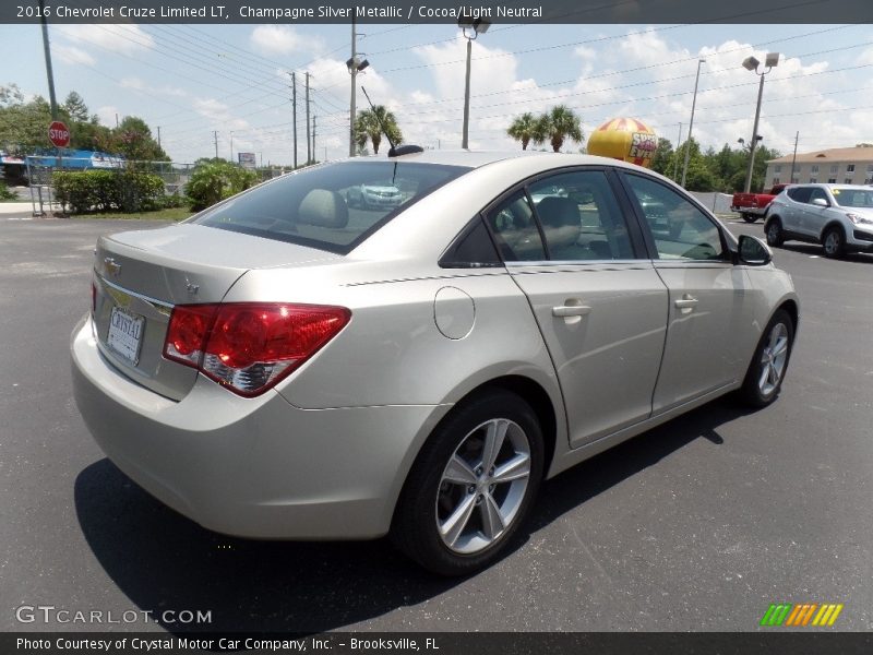 Champagne Silver Metallic / Cocoa/Light Neutral 2016 Chevrolet Cruze Limited LT
