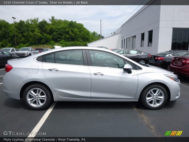 Silver Ice Metallic / Jet Black 2016 Chevrolet Cruze LT Sedan