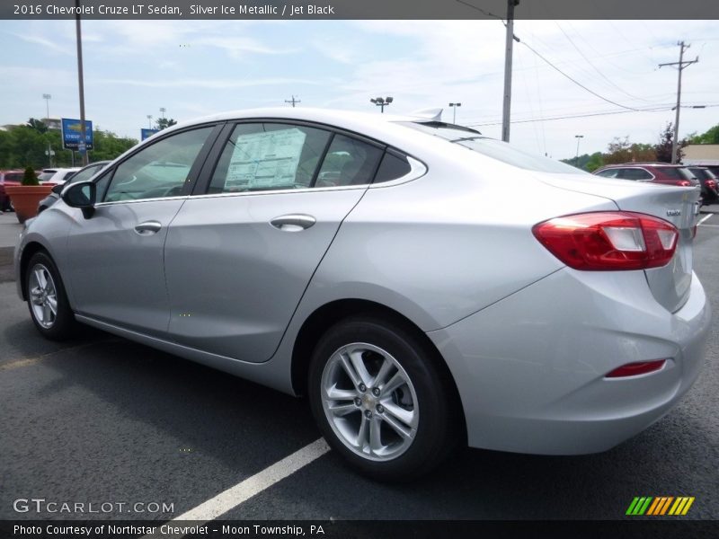 Silver Ice Metallic / Jet Black 2016 Chevrolet Cruze LT Sedan
