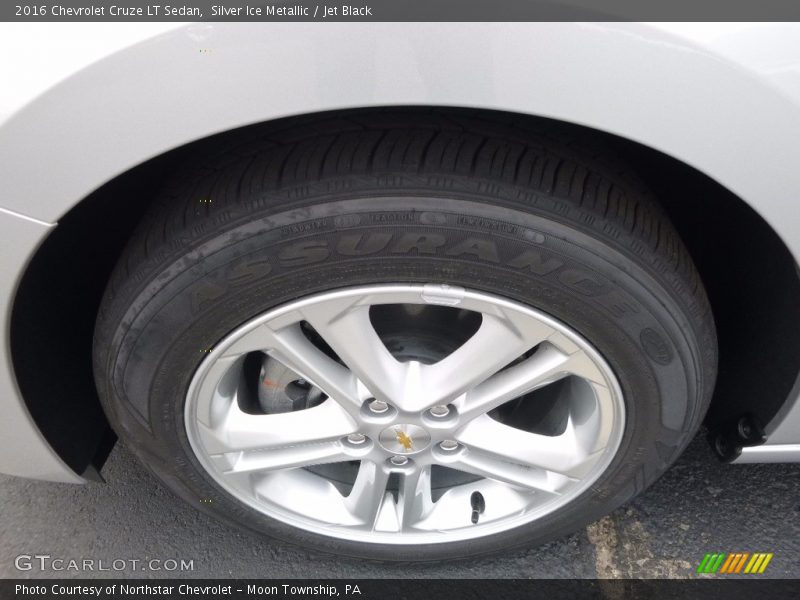 Silver Ice Metallic / Jet Black 2016 Chevrolet Cruze LT Sedan