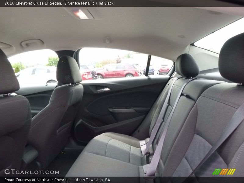 Silver Ice Metallic / Jet Black 2016 Chevrolet Cruze LT Sedan
