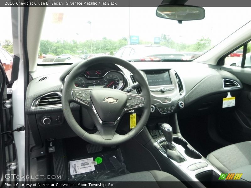 Silver Ice Metallic / Jet Black 2016 Chevrolet Cruze LT Sedan