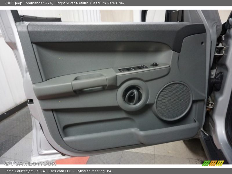Bright Silver Metallic / Medium Slate Gray 2006 Jeep Commander 4x4