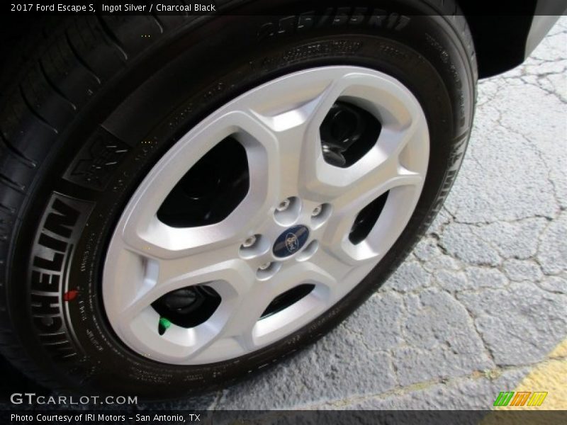 Ingot Silver / Charcoal Black 2017 Ford Escape S