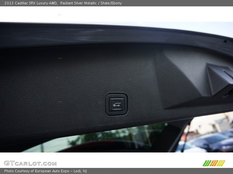 Radiant Silver Metallic / Shale/Ebony 2013 Cadillac SRX Luxury AWD