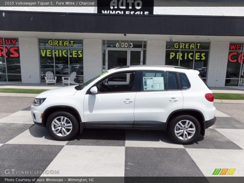 Pure White / Charcoal 2015 Volkswagen Tiguan S