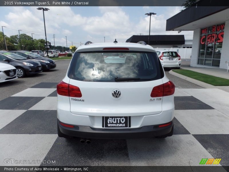 Pure White / Charcoal 2015 Volkswagen Tiguan S