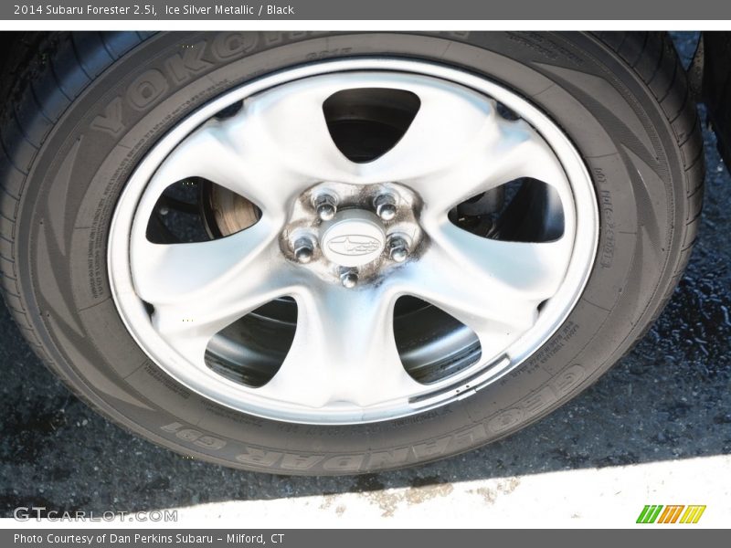 Ice Silver Metallic / Black 2014 Subaru Forester 2.5i