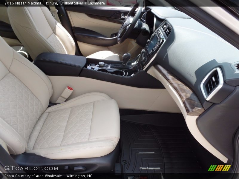 Brilliant Silver / Cashmere 2016 Nissan Maxima Platinum