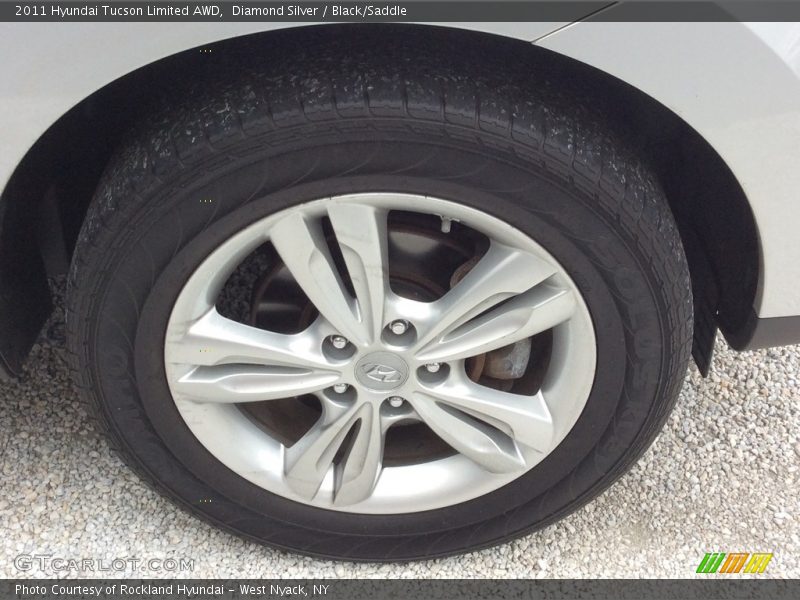 Diamond Silver / Black/Saddle 2011 Hyundai Tucson Limited AWD