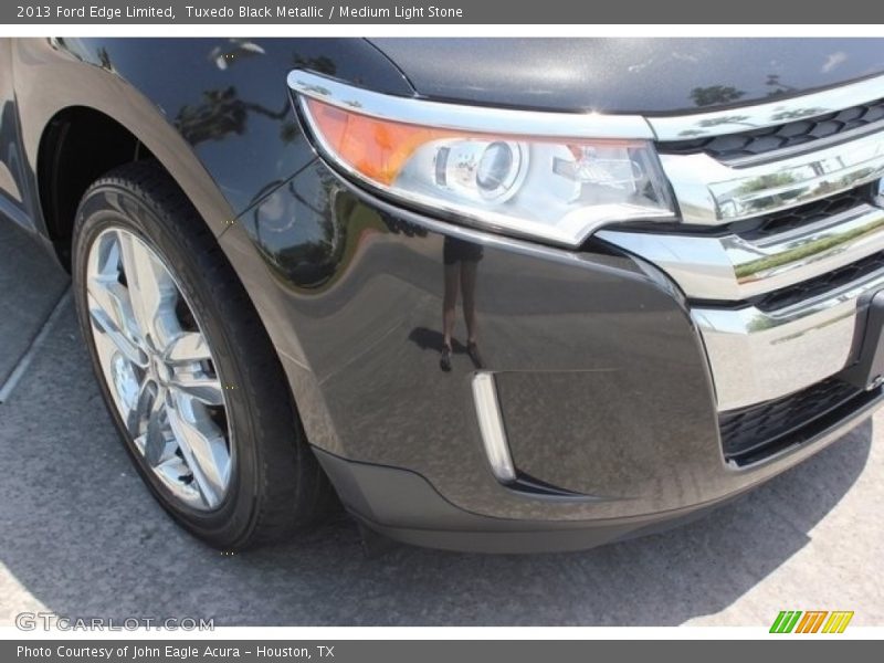 Tuxedo Black Metallic / Medium Light Stone 2013 Ford Edge Limited