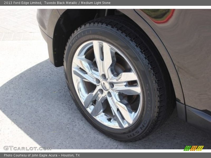 Tuxedo Black Metallic / Medium Light Stone 2013 Ford Edge Limited