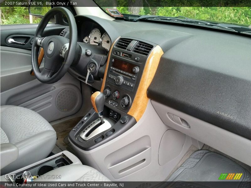 Black Onyx / Tan 2007 Saturn VUE V6
