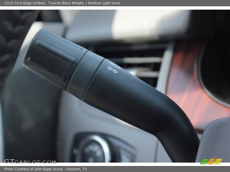 Tuxedo Black Metallic / Medium Light Stone 2013 Ford Edge Limited