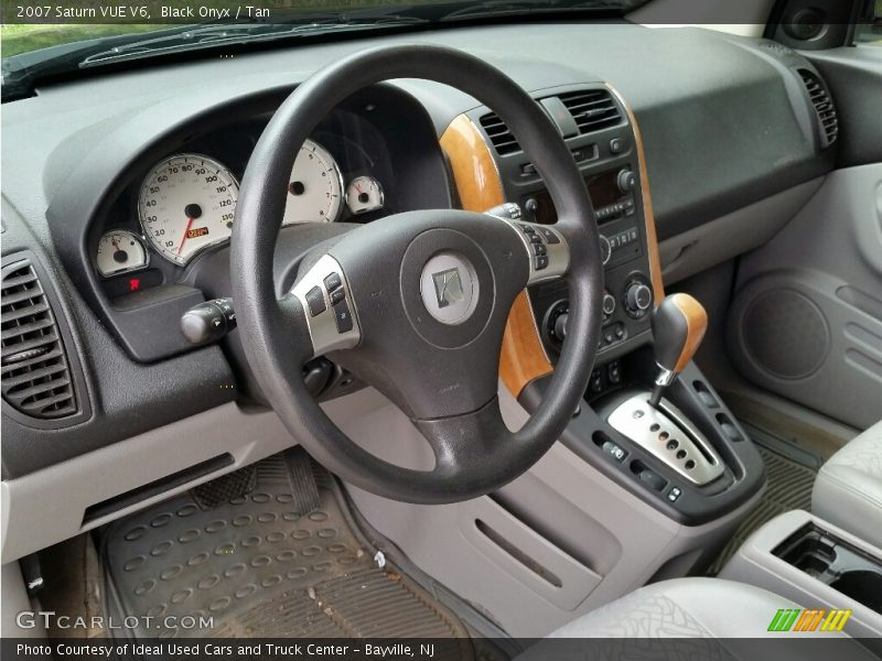 Black Onyx / Tan 2007 Saturn VUE V6