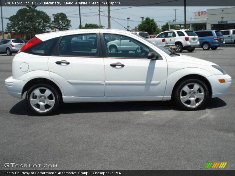 Cloud 9 White / Medium Graphite 2004 Ford Focus ZX5 Hatchback