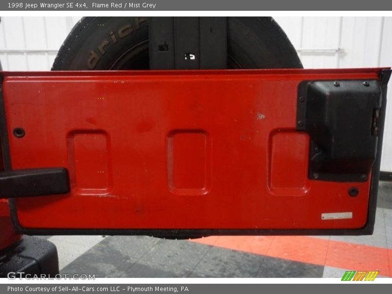 Flame Red / Mist Grey 1998 Jeep Wrangler SE 4x4