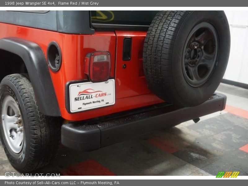 Flame Red / Mist Grey 1998 Jeep Wrangler SE 4x4