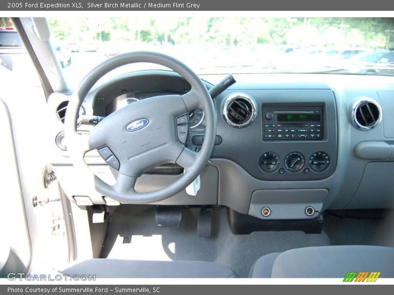 Silver Birch Metallic / Medium Flint Grey 2005 Ford Expedition XLS
