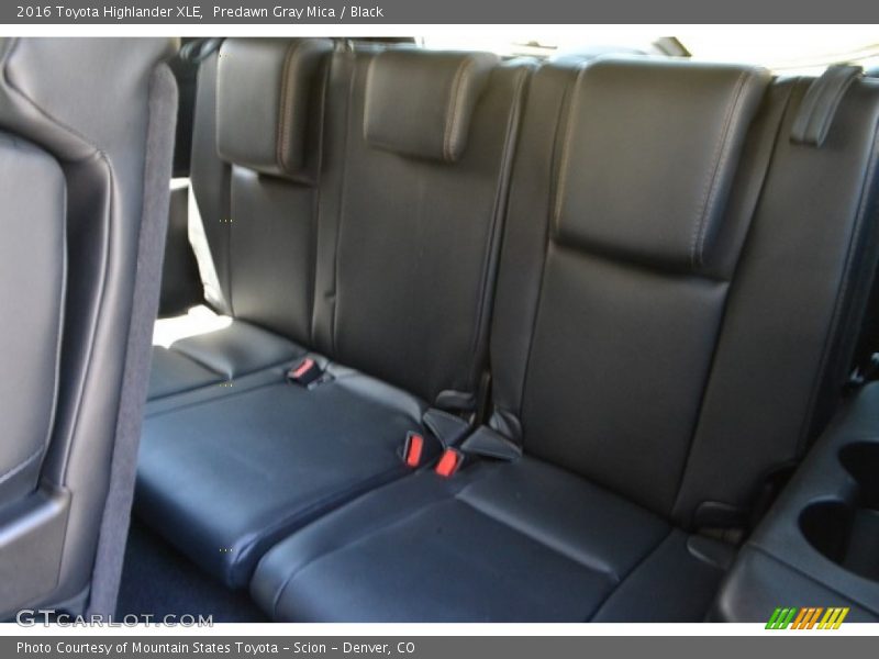 Predawn Gray Mica / Black 2016 Toyota Highlander XLE
