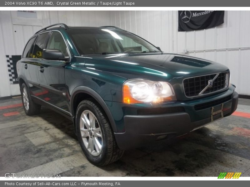 Front 3/4 View of 2004 XC90 T6 AWD
