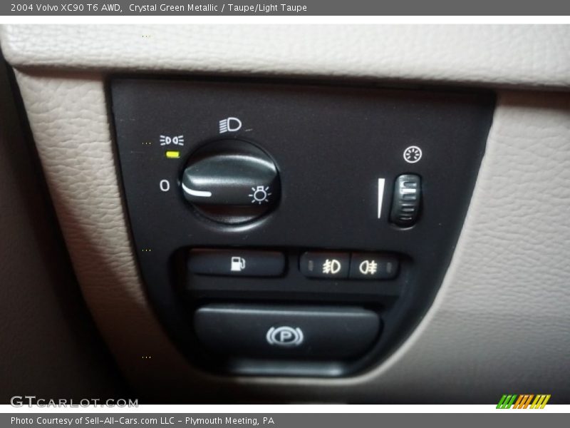 Crystal Green Metallic / Taupe/Light Taupe 2004 Volvo XC90 T6 AWD