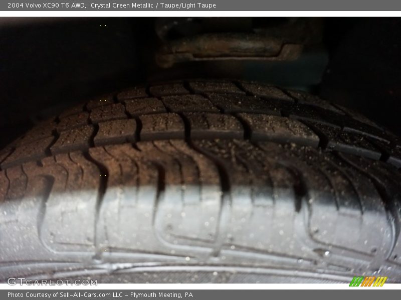 Crystal Green Metallic / Taupe/Light Taupe 2004 Volvo XC90 T6 AWD