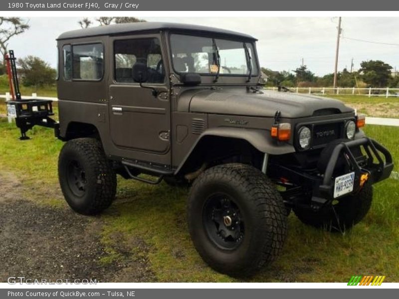 Front 3/4 View of 1980 Land Cruiser FJ40