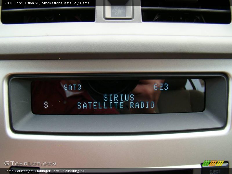 Smokestone Metallic / Camel 2010 Ford Fusion SE