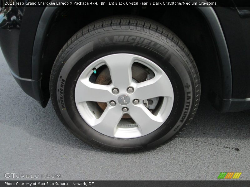 Brilliant Black Crystal Pearl / Dark Graystone/Medium Graystone 2011 Jeep Grand Cherokee Laredo X Package 4x4
