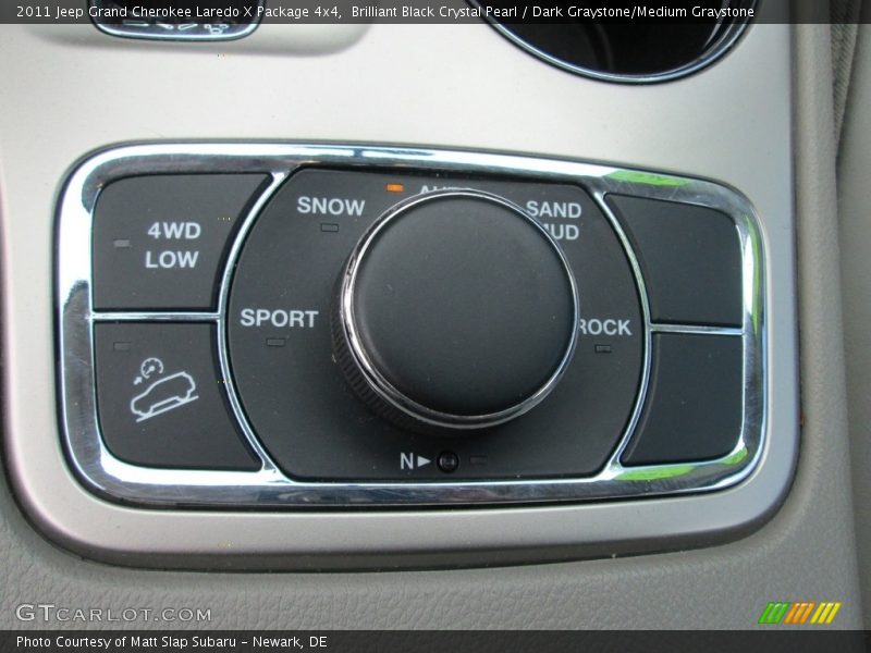 Brilliant Black Crystal Pearl / Dark Graystone/Medium Graystone 2011 Jeep Grand Cherokee Laredo X Package 4x4