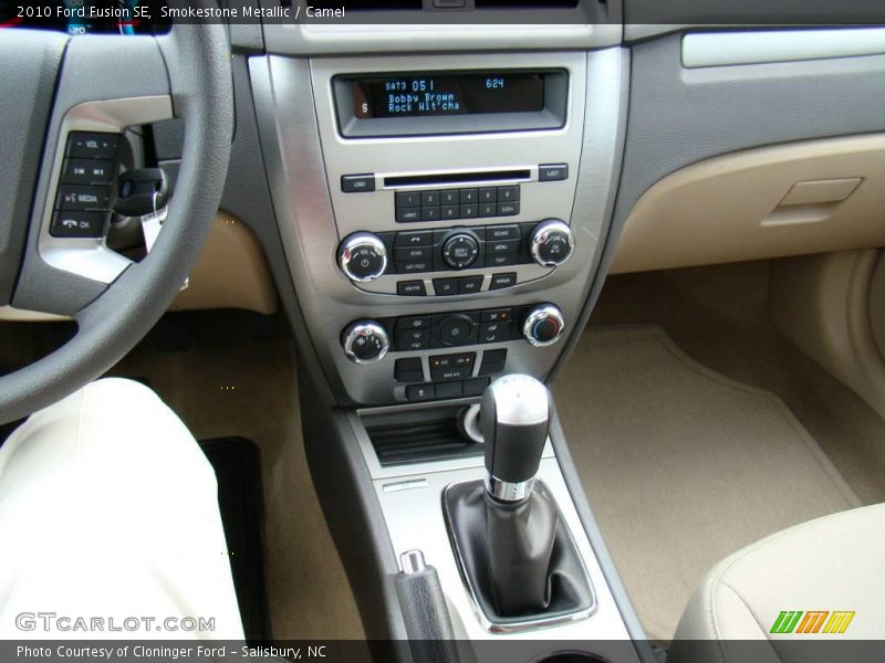 Smokestone Metallic / Camel 2010 Ford Fusion SE
